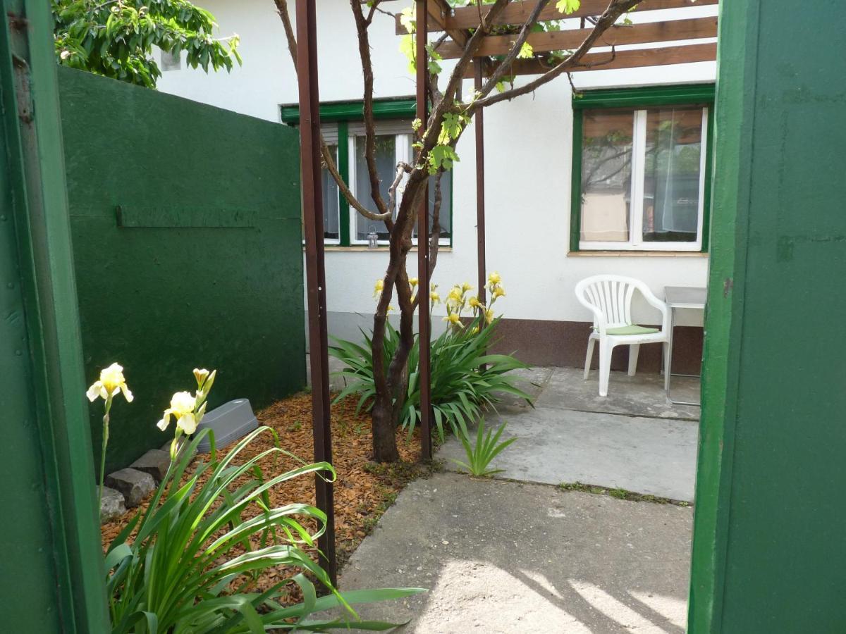 Zizi Apartman Debrecen Exterior photo