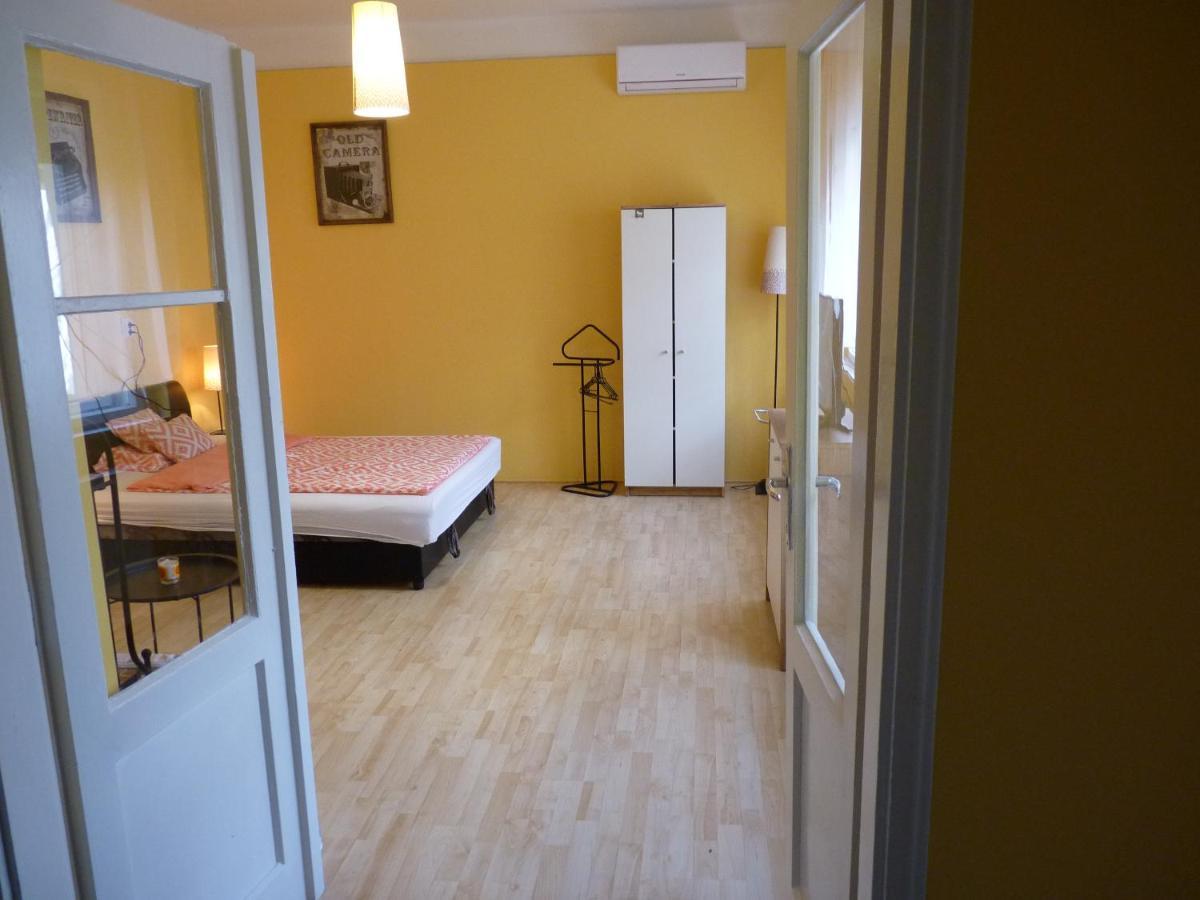 Zizi Apartman Debrecen Exterior photo